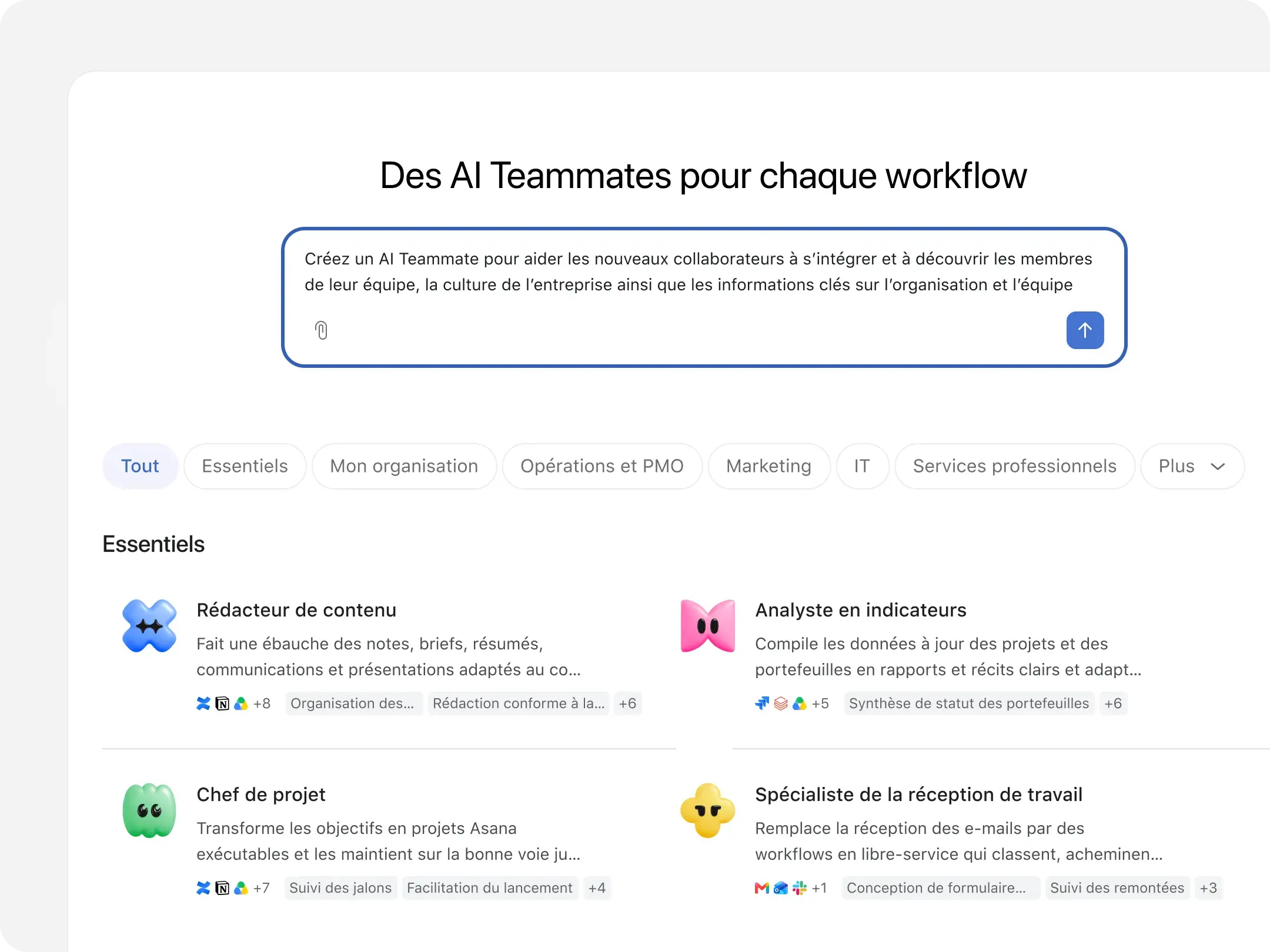 Interface de la galerie des AI Teammates demandant quel sera le rôle de votre AI Teammate avec une invite utilisateur. En dessous se trouvent des cartes de rôles d'IA comme Manager de la localisation du contenu, Copywriter et Analyste concurrence.